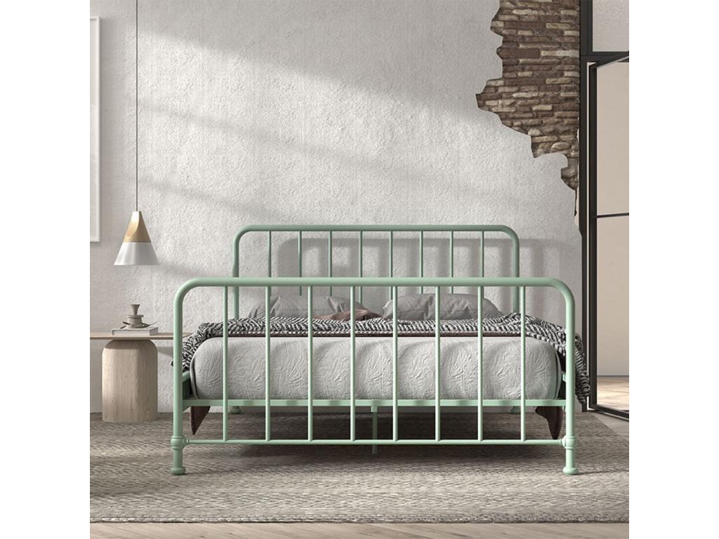 Green Metal Bed, 160 x 200 cm